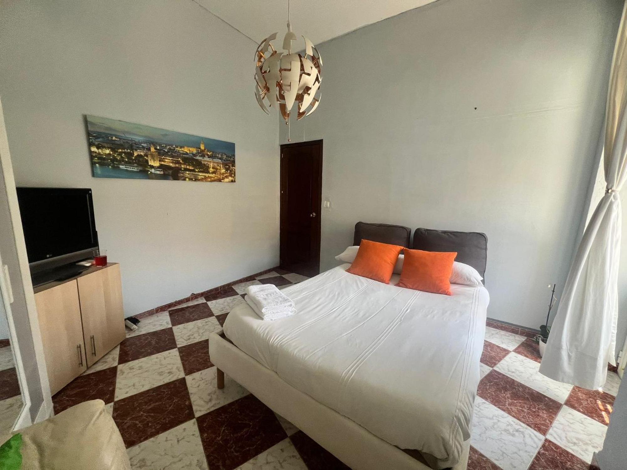 Santa Isabel Low Cost Rooms In Private House Sevilla Exterior foto